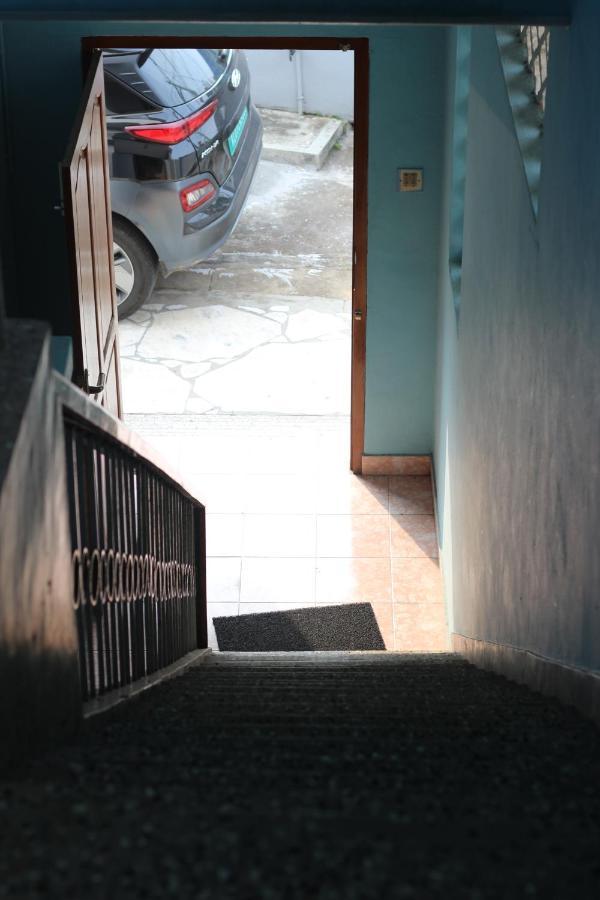 Bed And Bath For 1-8 People Hotel Thiruvananthapuram Exterior photo