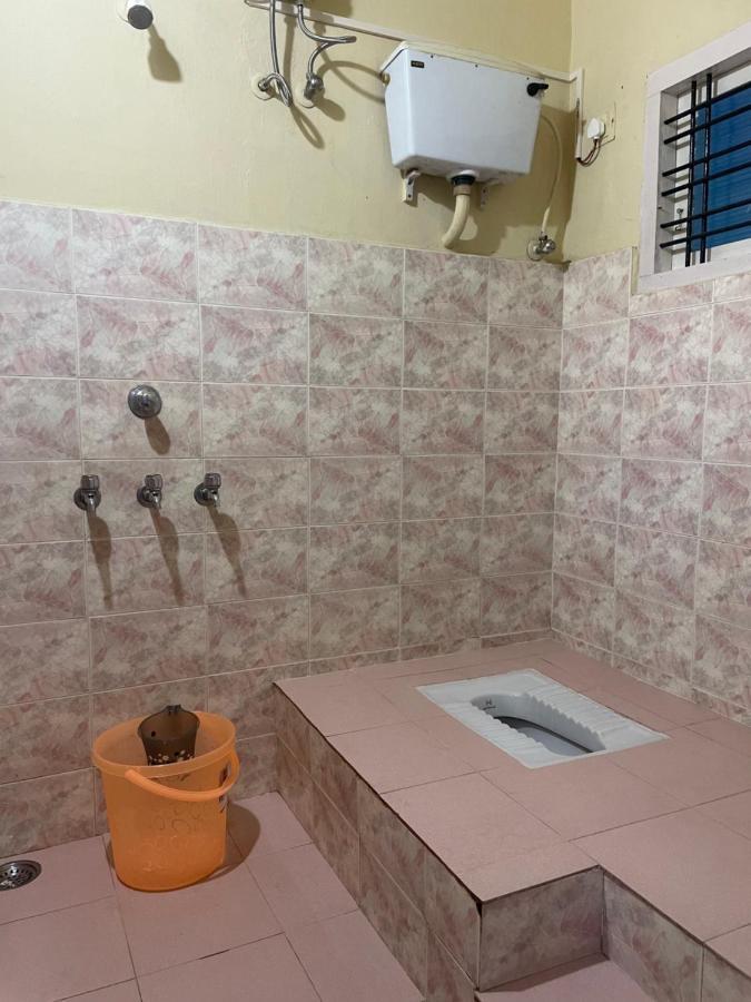 Bed And Bath For 1-8 People Hotel Thiruvananthapuram Exterior photo