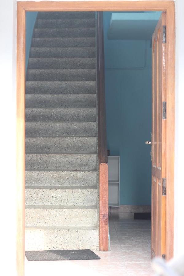Bed And Bath For 1-8 People Hotel Thiruvananthapuram Exterior photo
